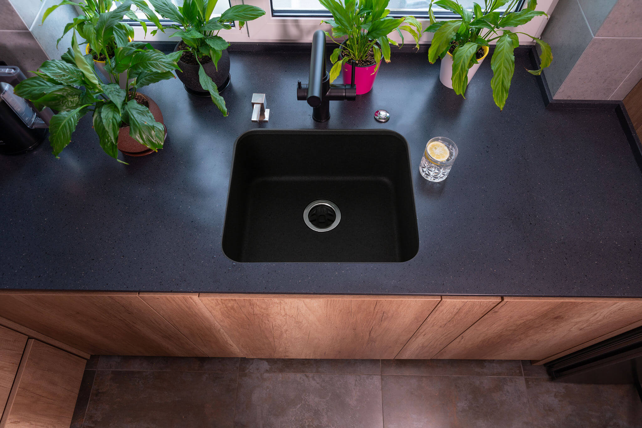 Sink Color Silver Effect Black